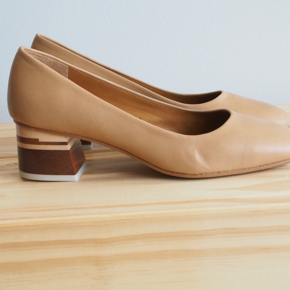COCLICO Tan Block Heel Pumps - Picture 3 of 4